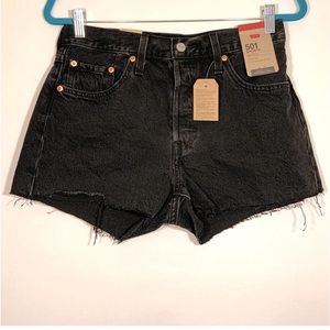 Black Levi’s 501 style size 28